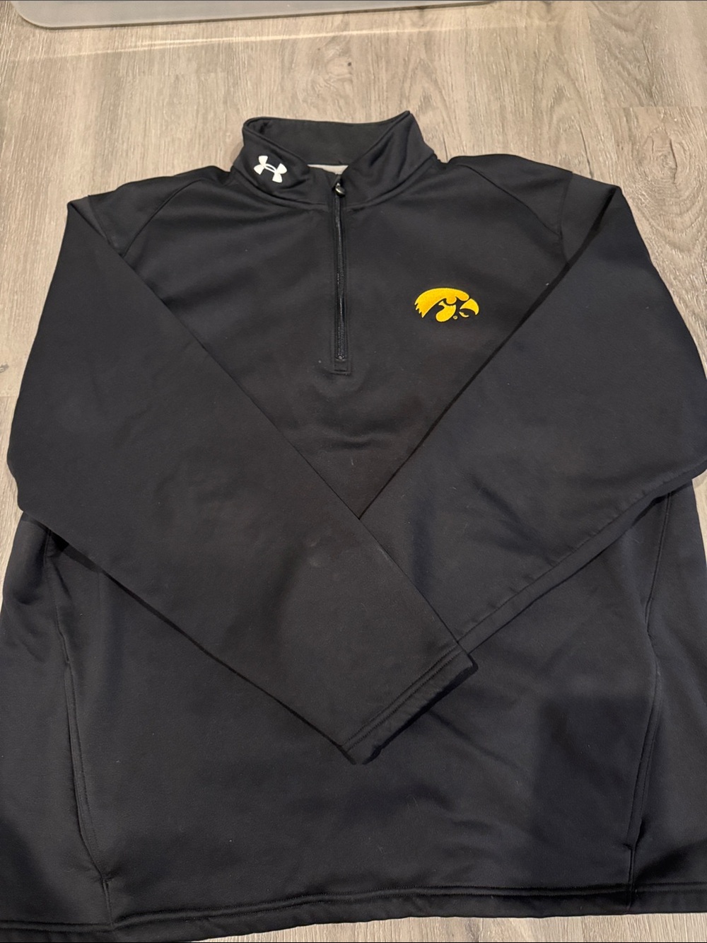 Iowa Hawkeyes UA  Black Quarter-Zip Pullover with Yellow Logo